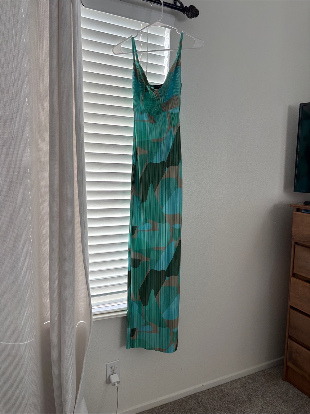 PrettyLittleThing Teal & Olive Abstract Pleated Slip Dress